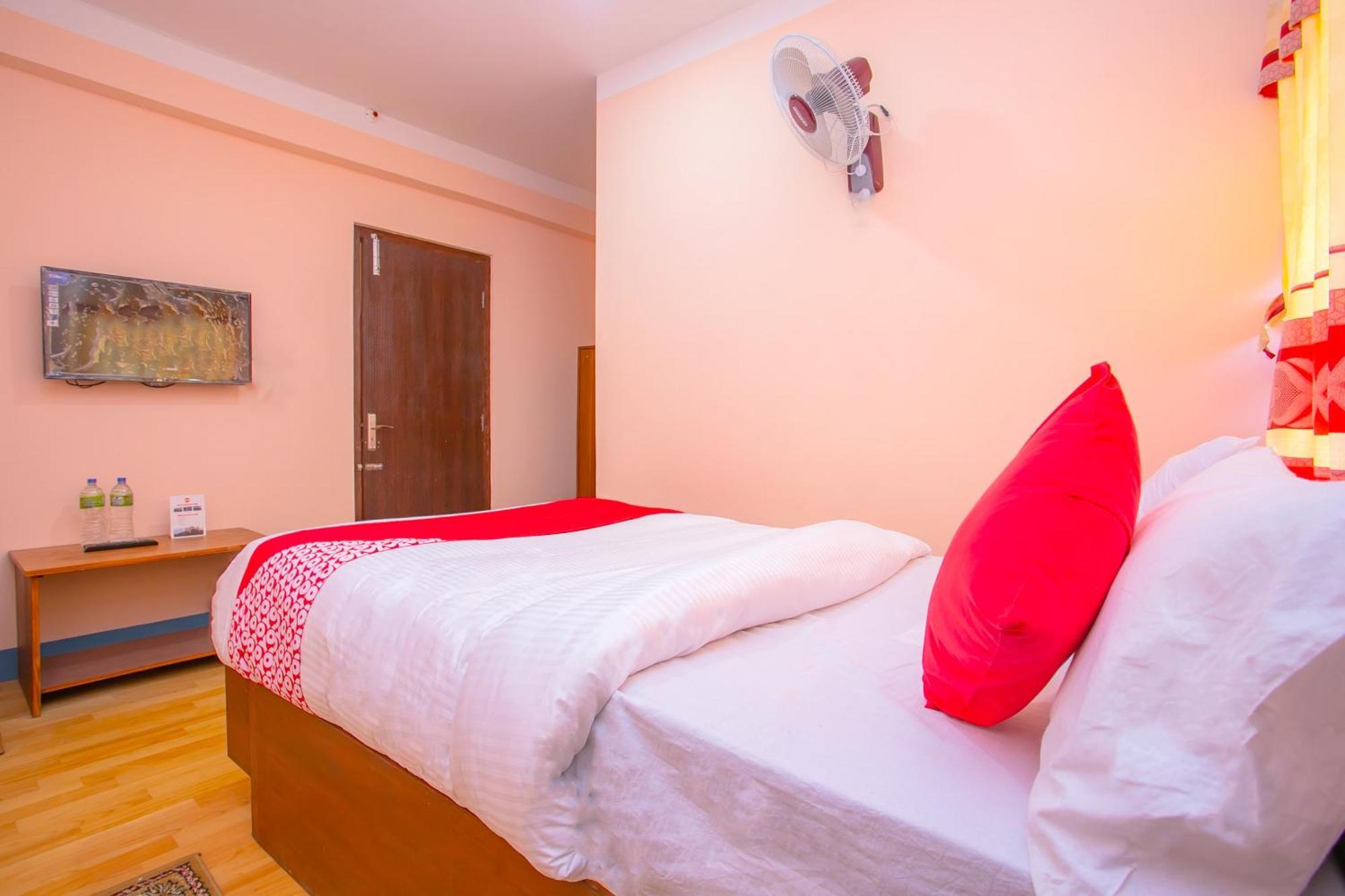 Oyo 589 Hotel Trimurti Kathmandu Exterior foto